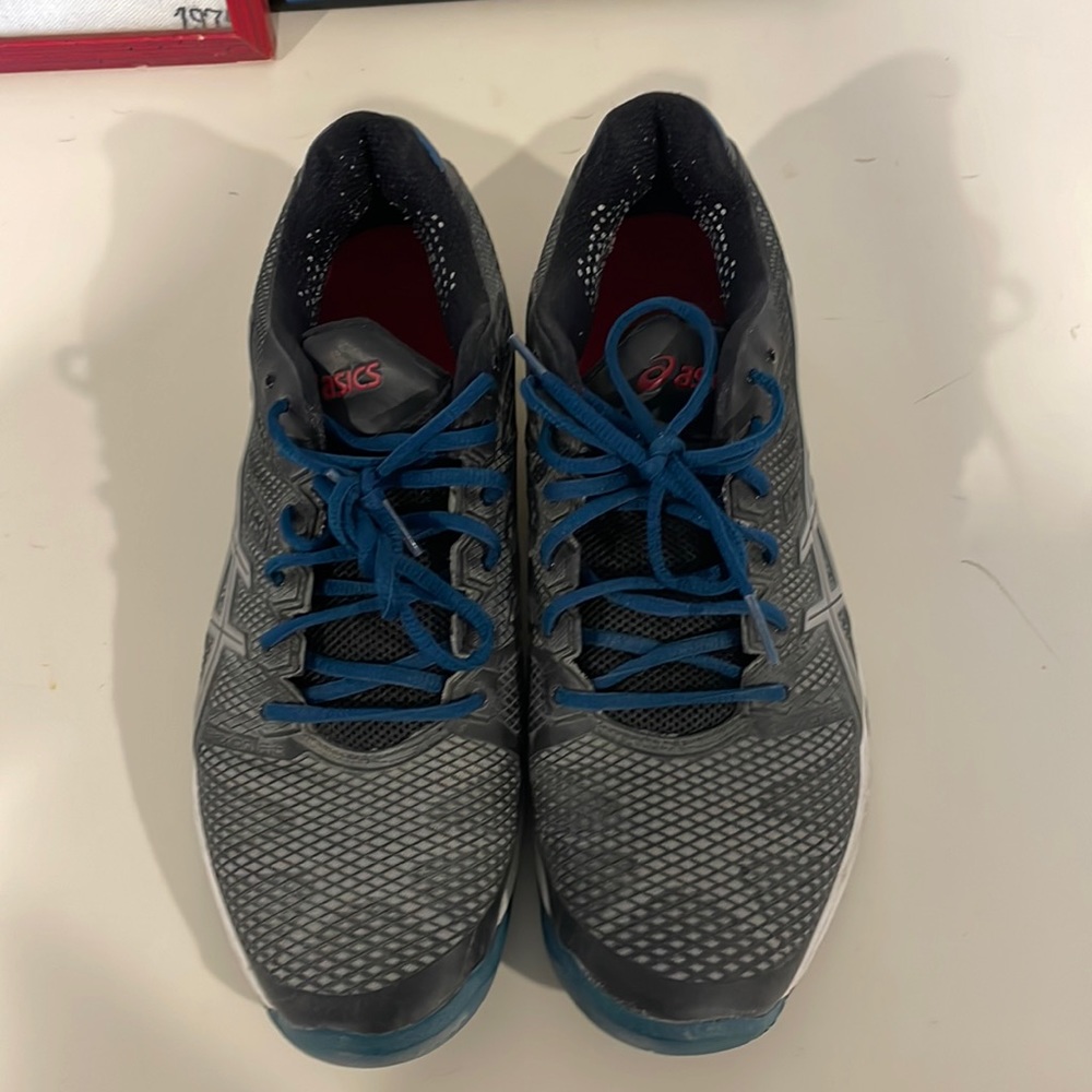 Asics tennis shoes men size 9.5
